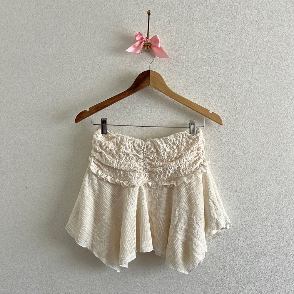 UO Drop Waist Mini Skirt 🤍✨